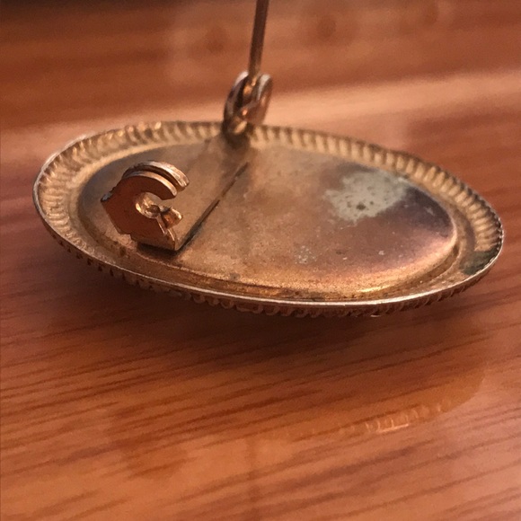 Vintage Victorian Cameo Brooch - Picture 6 of 7